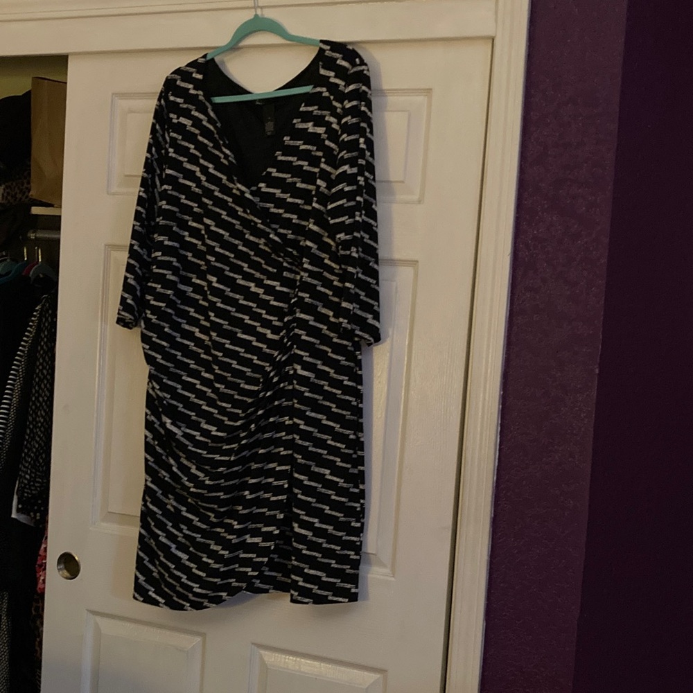Lane Bryant Black and White Patterned Dress w tummy slimmer